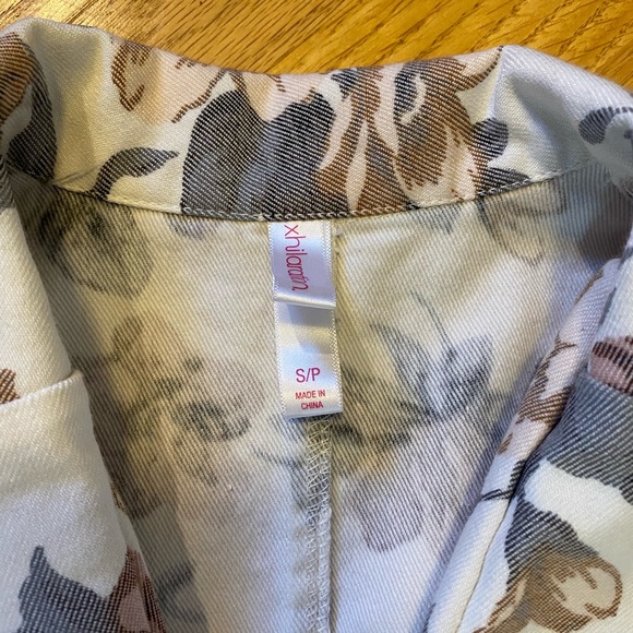 Floral Xhilaration Blazer - Picture 6 of 6